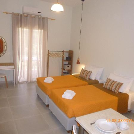 Niki Studios And Apartments By Hotelius Acharavi  Ngoại thất bức ảnh